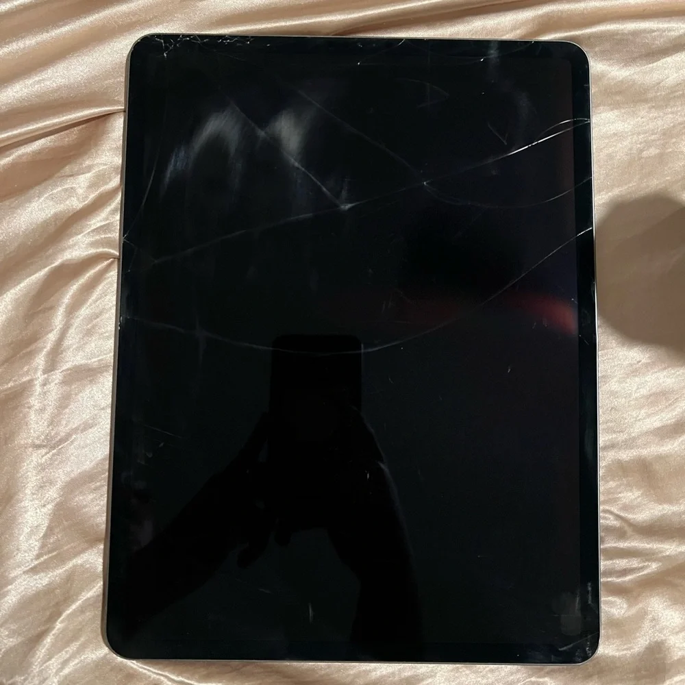 Magic Keyboard + 12.9-Inch iPad Pro (5th Gen) with Wi-Fi - 128GB - Space Gray